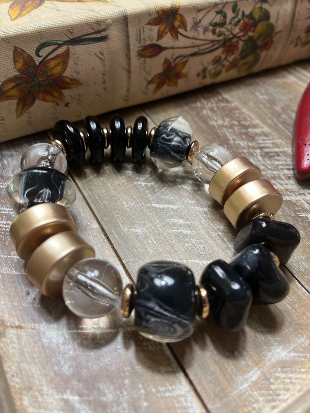 Elegant Chunky Black and Gold Mixed-Bead Stretch Bracelet